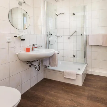 Gaestehaus Maxheim בית הארחה 3*