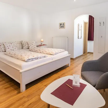 Gaestehaus Maxheim בית הארחה